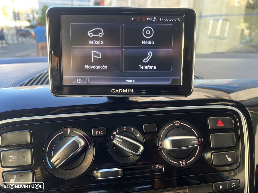 VW Up! 1.0 Groove Auto - 22