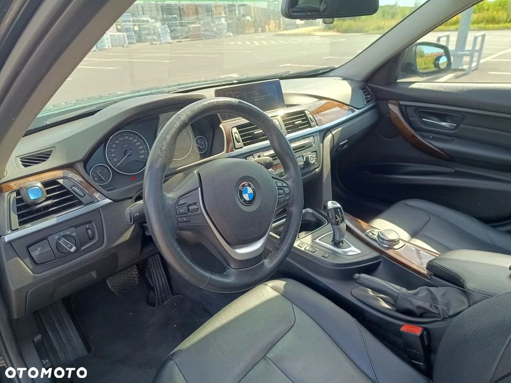 BMW Seria 3 328i xDrive - 21