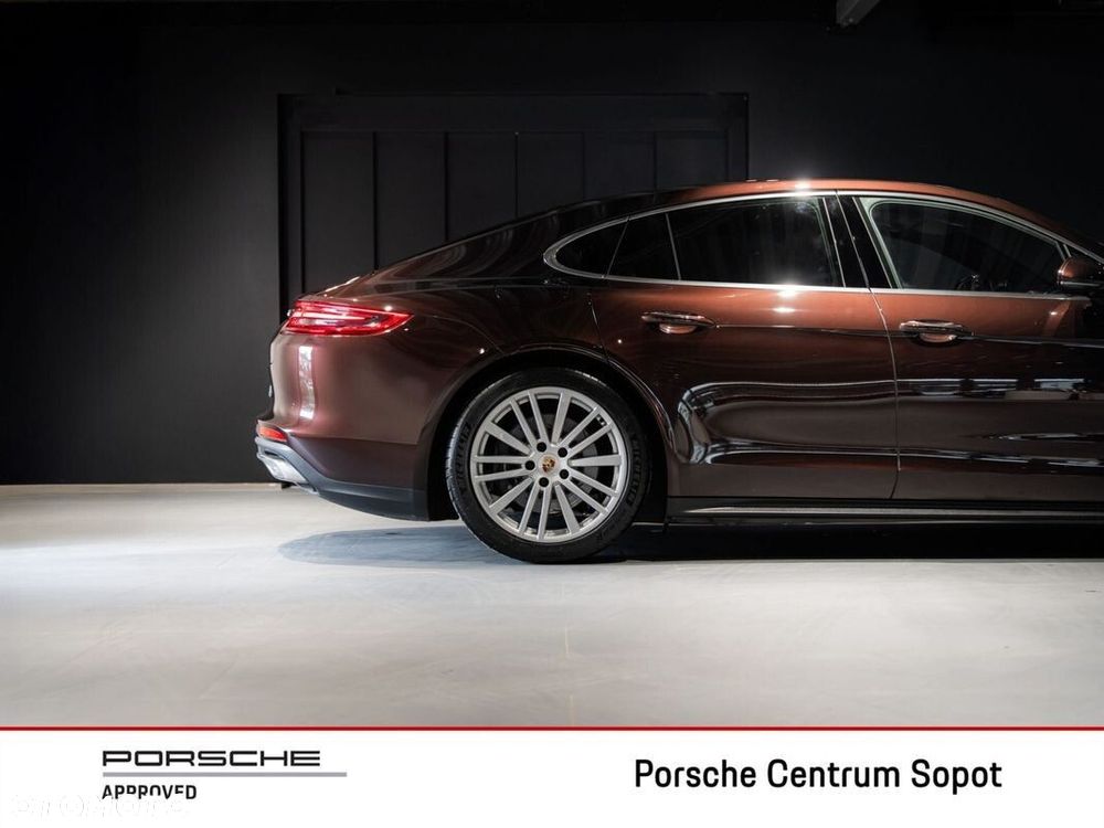 Porsche Panamera 4 E-Hybrid 10 Years Edition - 12
