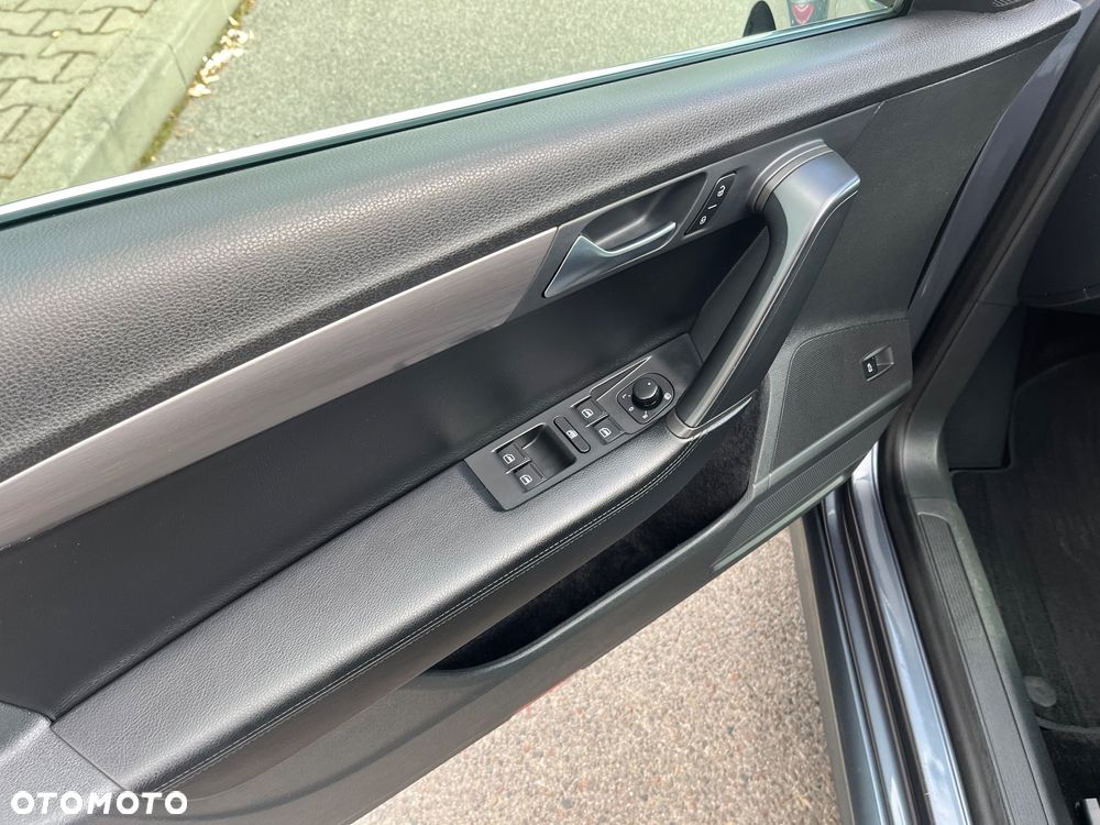 Volkswagen Passat 1.6 TDI Perfectline - 15