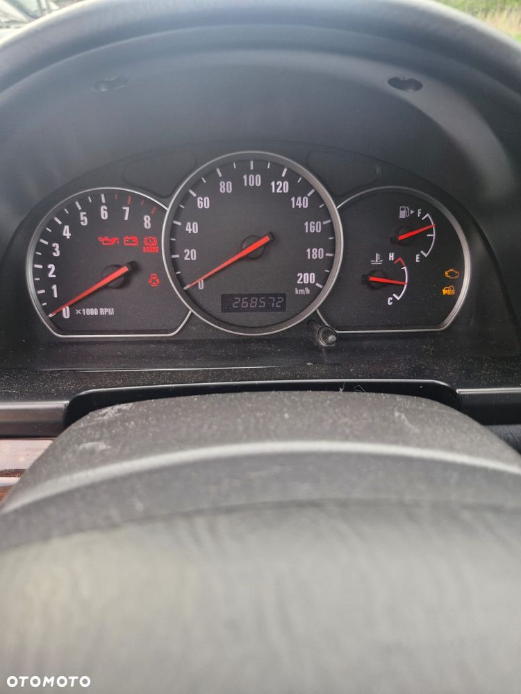 Suzuki Grand Vitara 2.7 V6 - 25