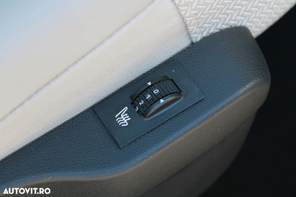 Citroën C4 Cactus 1.2 PureTech S&S EAT6 Shine - 24