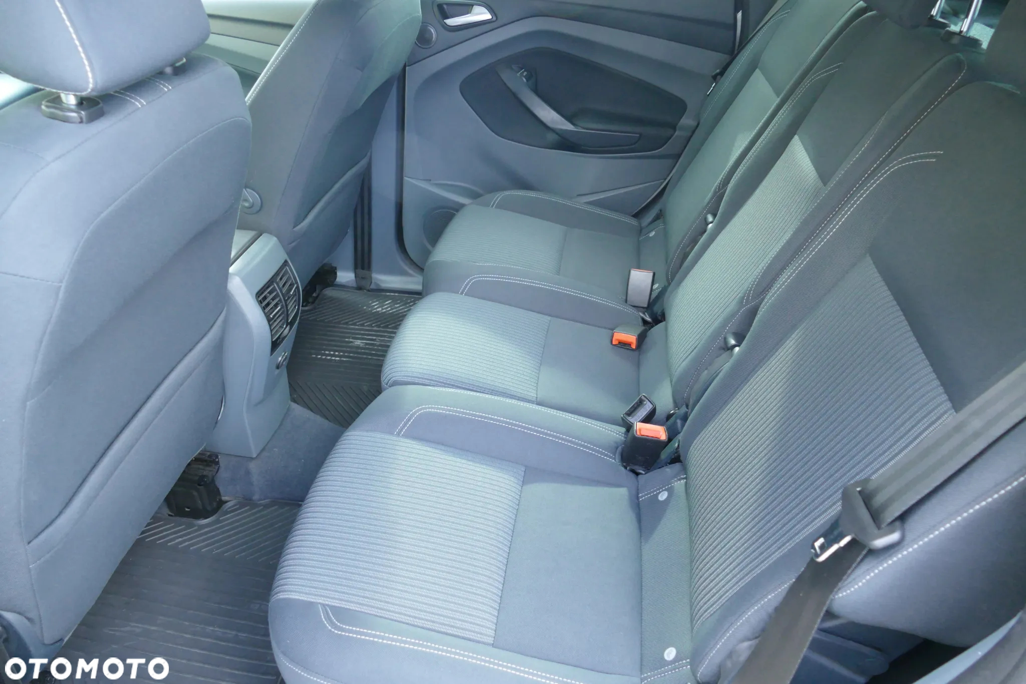 Ford C-MAX 1.6 EcoBoost Titanium ASS - 19