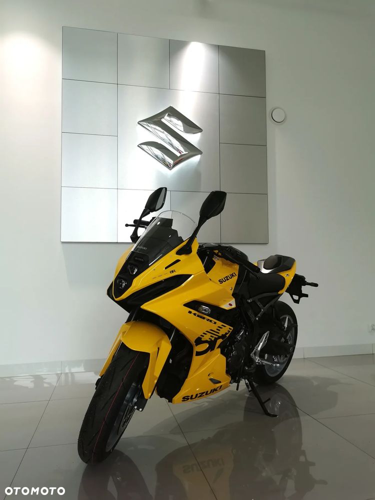 Suzuki GSX - 8