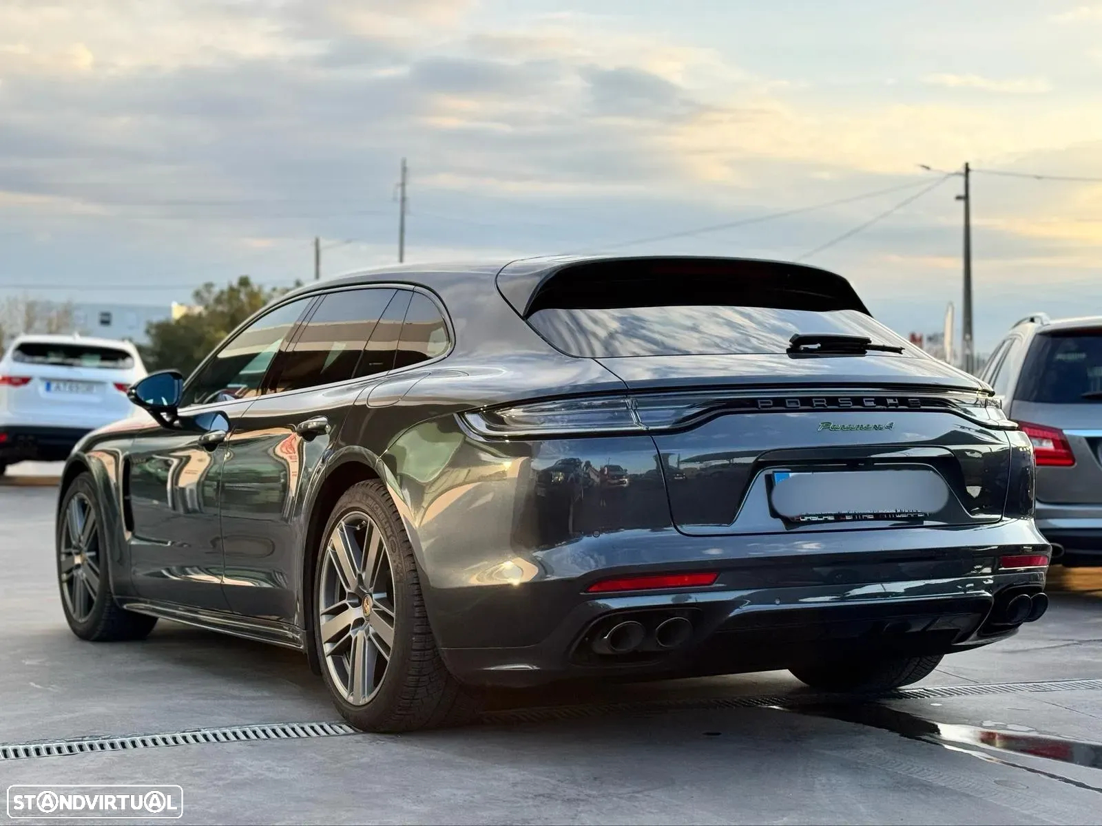 Porsche Panamera Sport Turismo 4 E-Hybrid Platinum Edition PDLS - 3