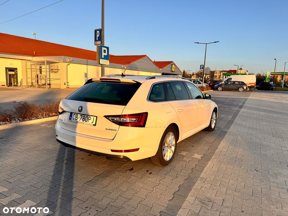 Skoda Superb 2.0 TDI Style DSG7 - 9