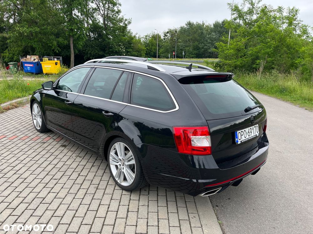 Skoda Octavia 2.0 TDI DSG RS - 8
