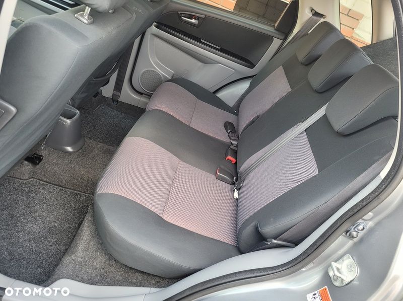Suzuki SX4 - 28