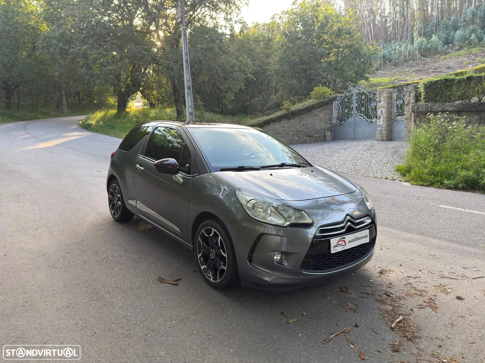 Citroën DS3 1.6 HDi Airdream So Chic - 2