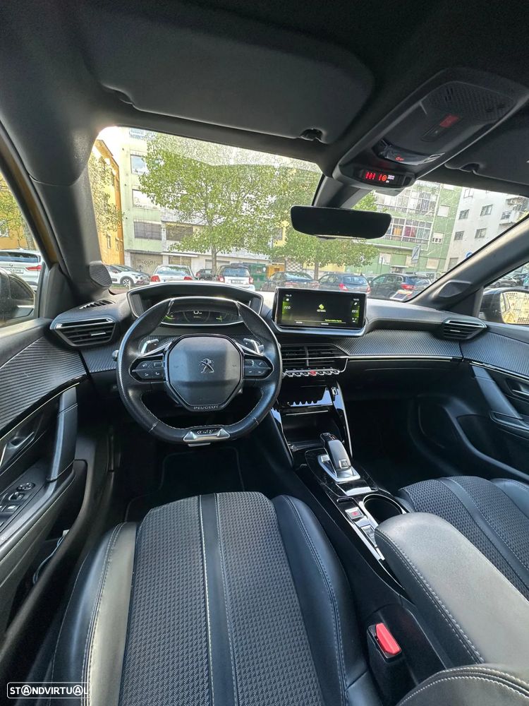 Peugeot 208 1.2 PureTech GT EAT8 - 5