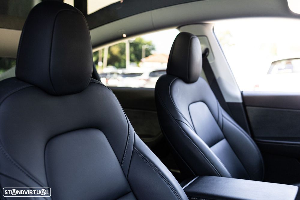 Tesla Model Y Standard RWD - 18