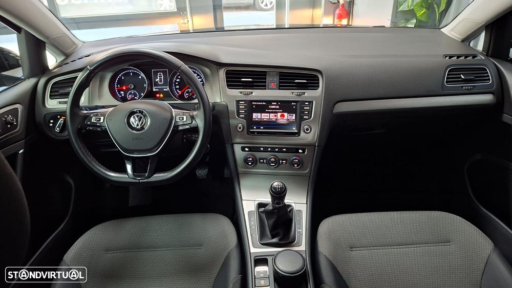 VW Golf 1.6 TDi Highline - 11
