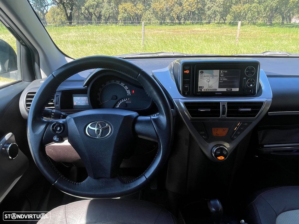Toyota iQ 1.33 VVT-i 2 MultiDrive EP+NAVI+Bluetooth - 17