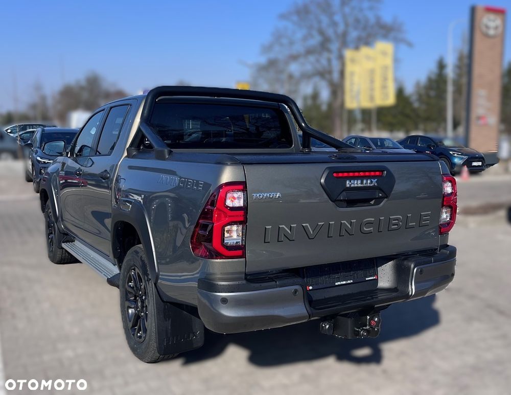 Toyota Hilux - 13