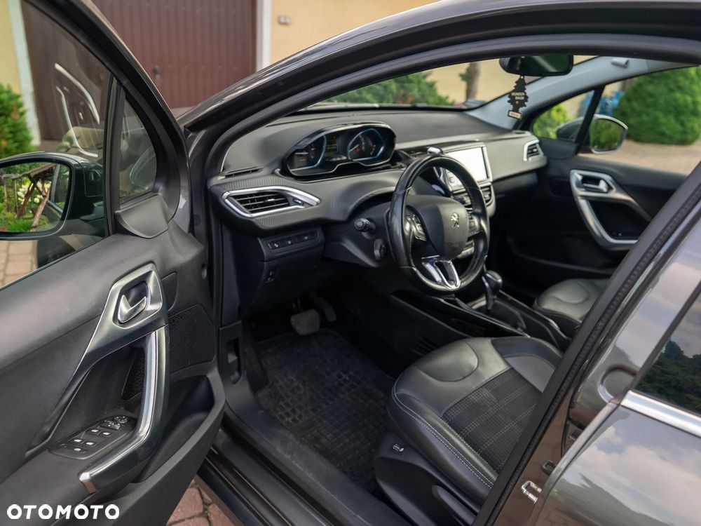 Peugeot 2008 1.2 Pure Tech Allure S&S EAT6 - 8