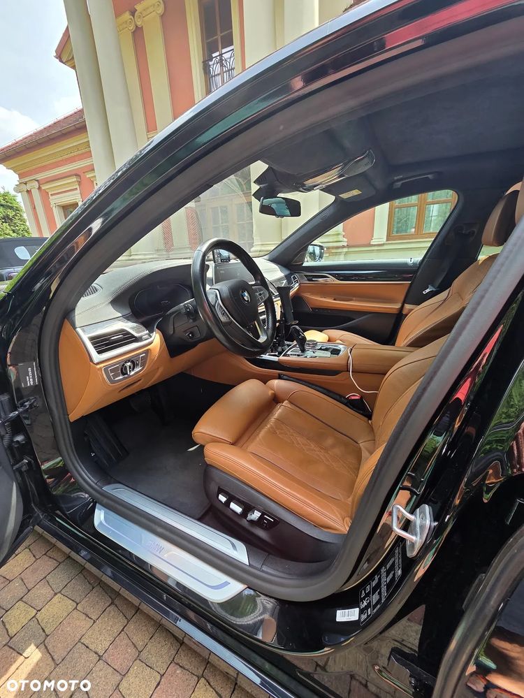 BMW Seria 7 - 17