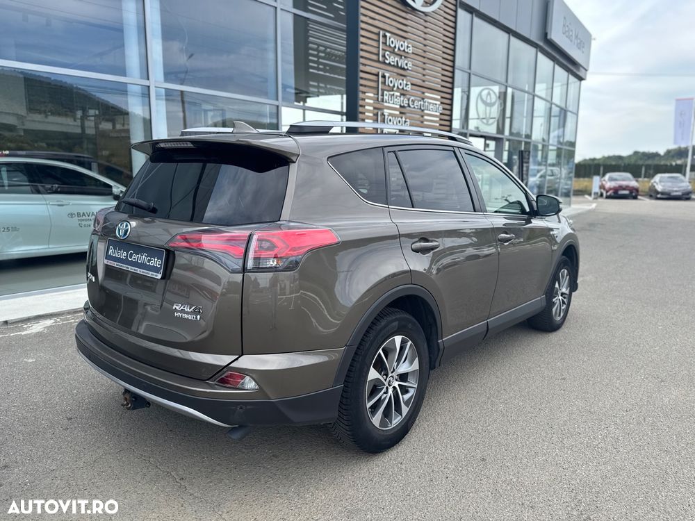 Toyota RAV4 - 6