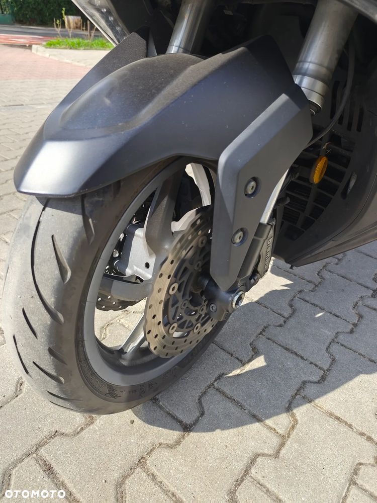 Kymco AK 550 - 25