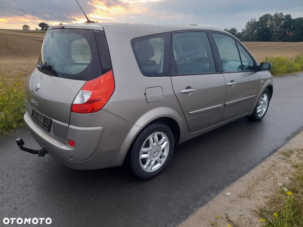 Renault Scenic 2.0 16V Emotion Plus - 8
