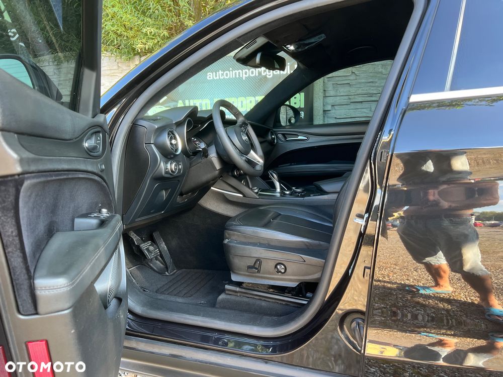 Alfa Romeo Stelvio 2.0 Turbo 16V AT8-Q4 B-Tech - 10