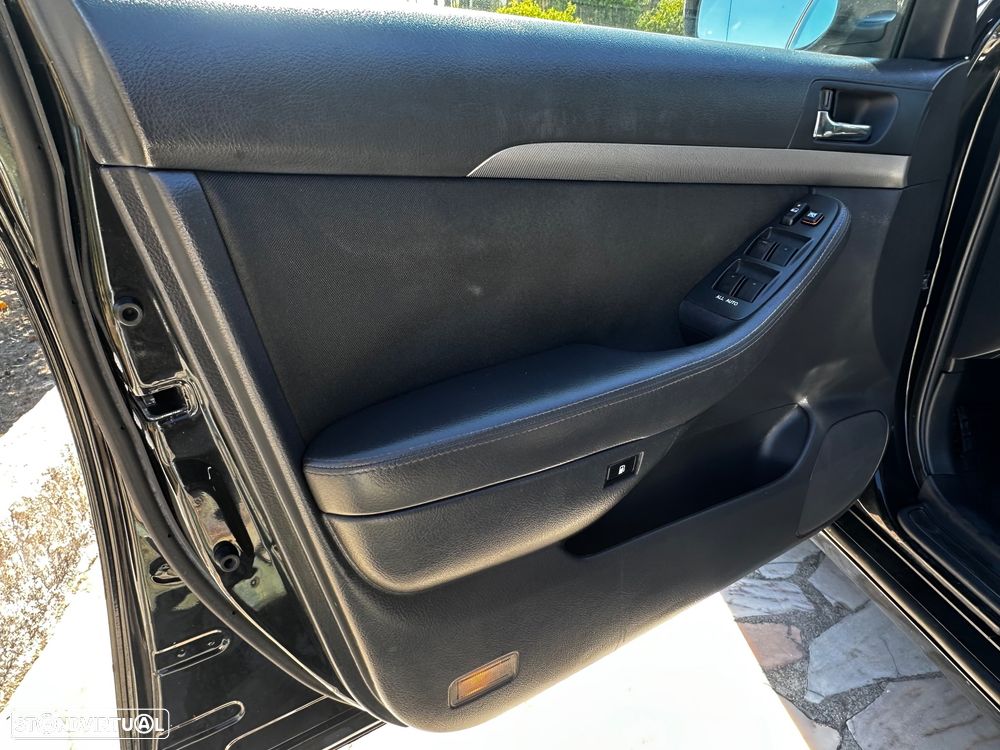 Toyota Avensis SW 2.0 D-4D Sp+EP+GPS - 13