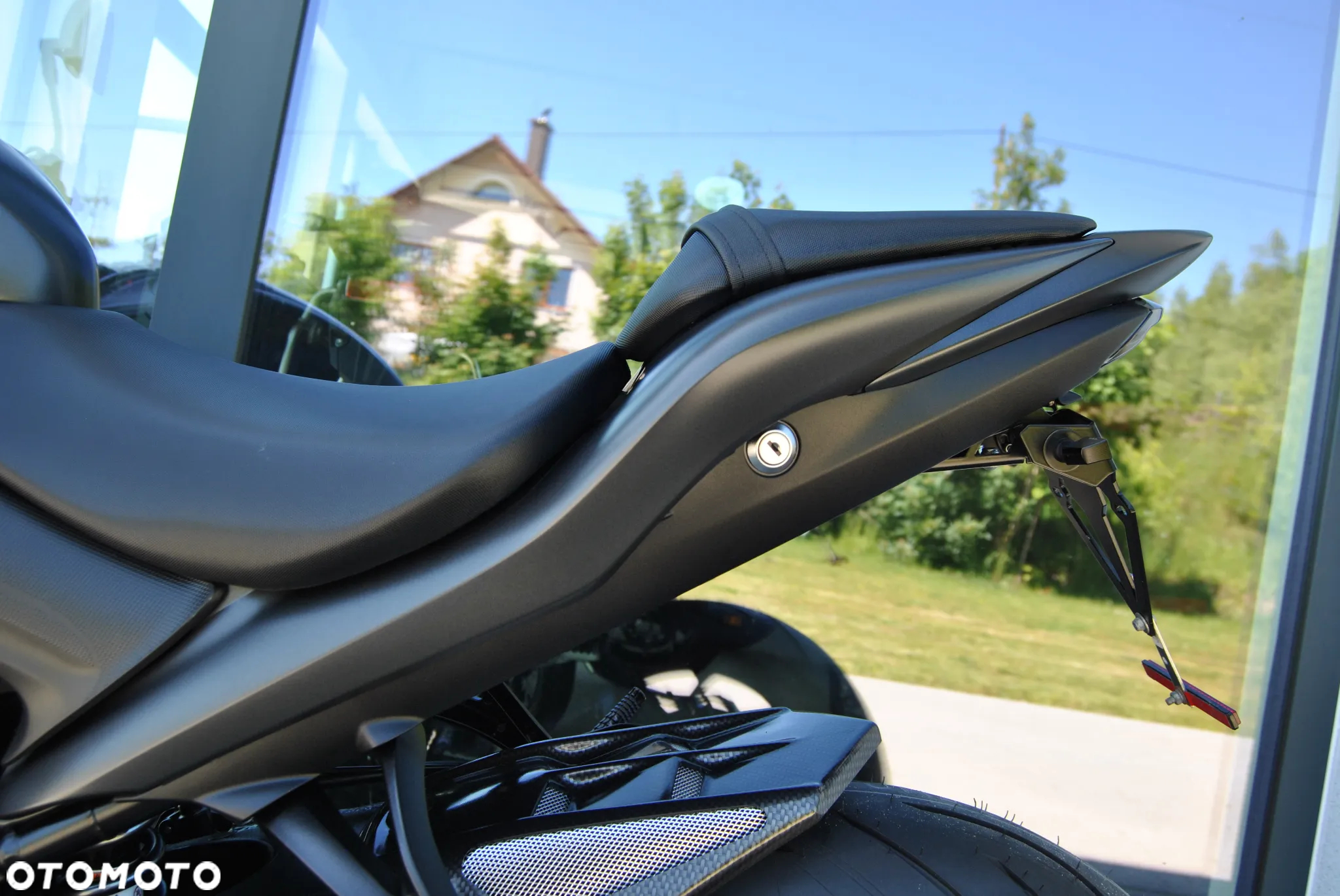 Suzuki GSX - 12