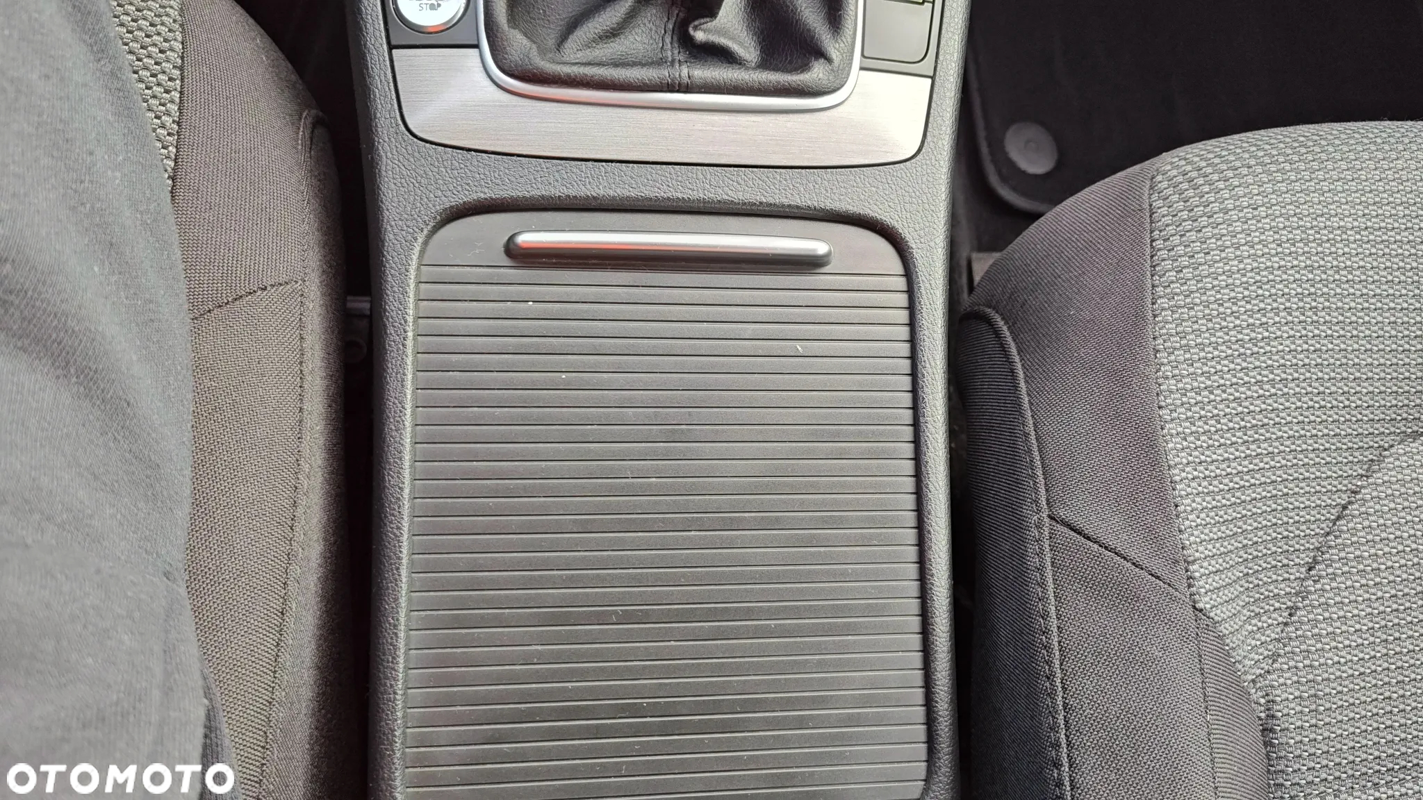 Volkswagen Passat 2.0 TDI DPF Comfortline - 13