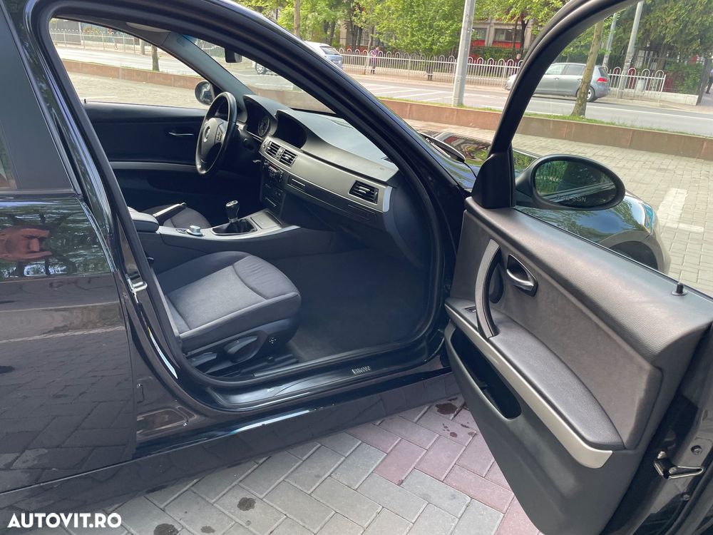 BMW Seria 3 318i - 14