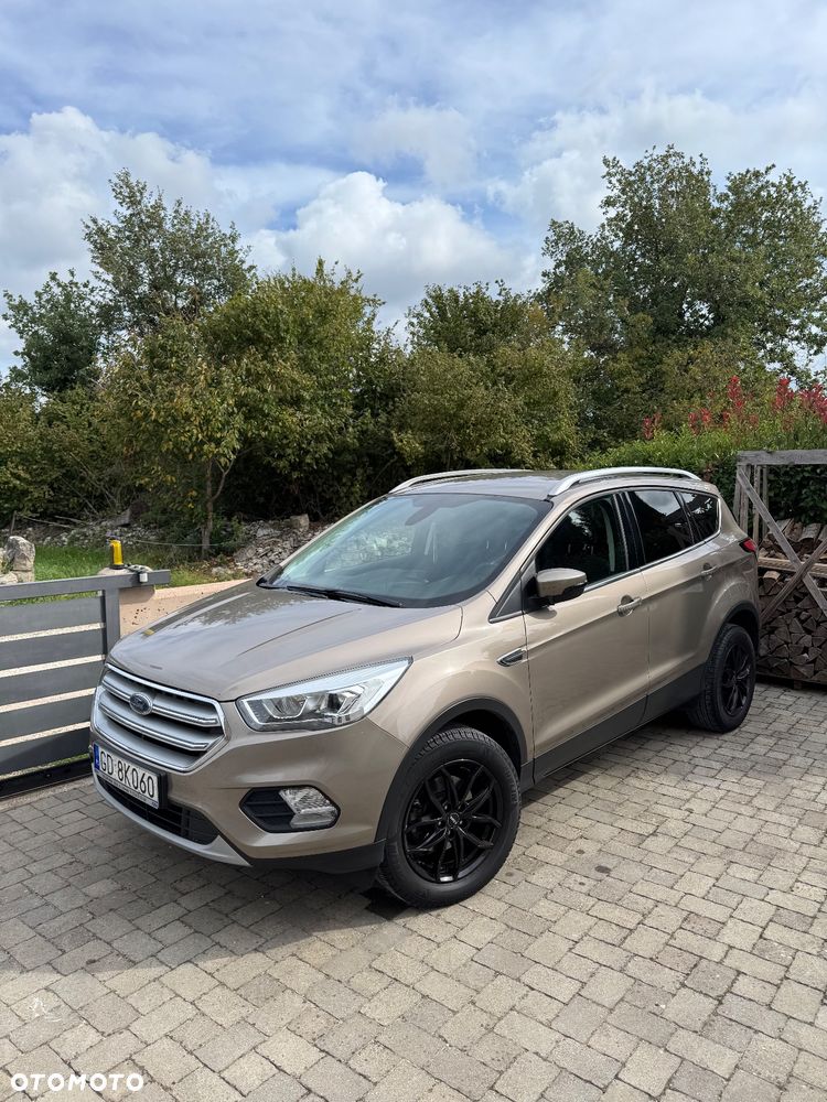 Ford Kuga 1.5 EcoBoost 2x4 Titanium - 1
