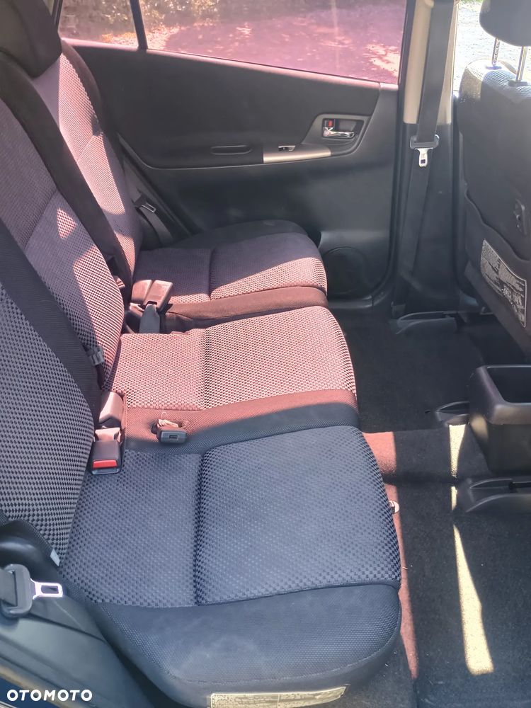 Toyota Corolla Verso 2.0 D-4D - 11