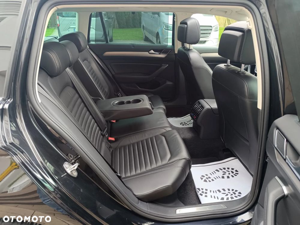 Volkswagen Passat 2.0 TDI (BlueMotion Technology) Highline - 36