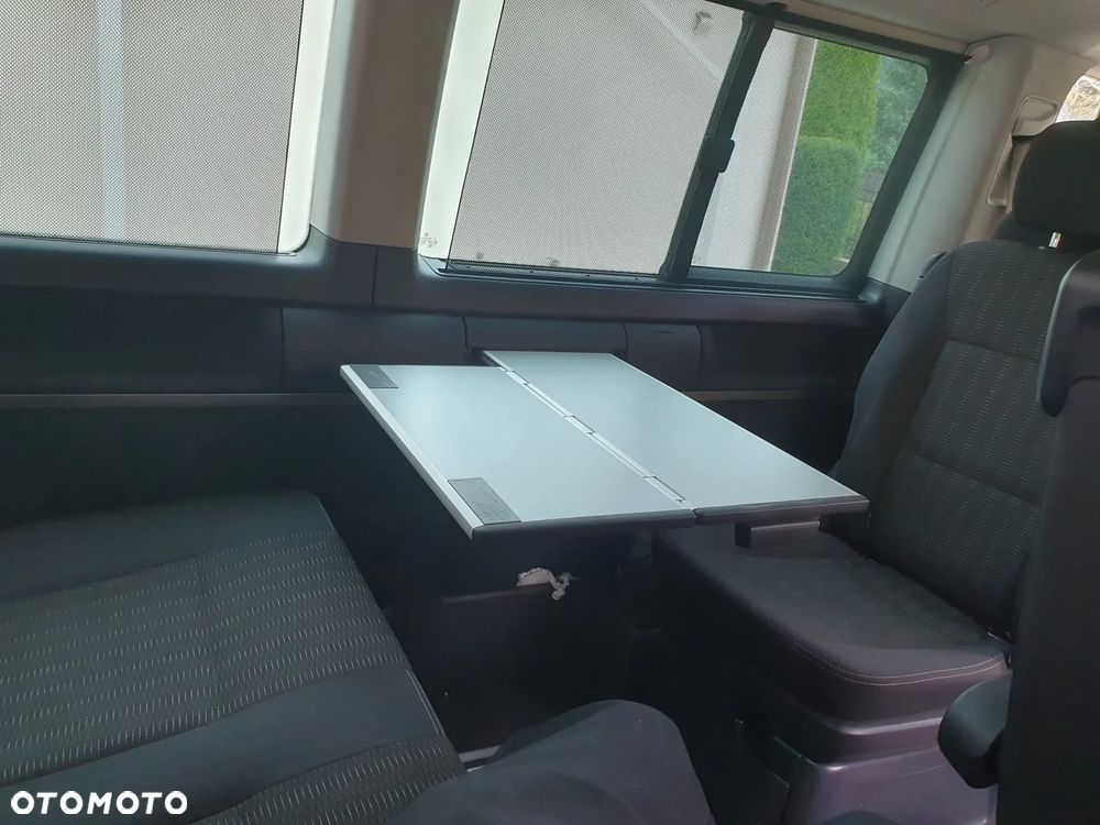 Volkswagen Multivan - 27