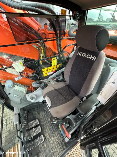 Hitachi ZX 225USLC-5B - 10
