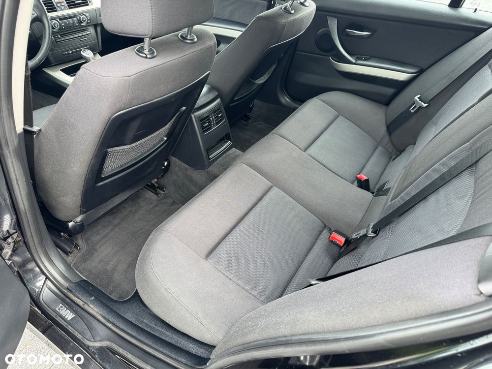 BMW Seria 3 318d - 24
