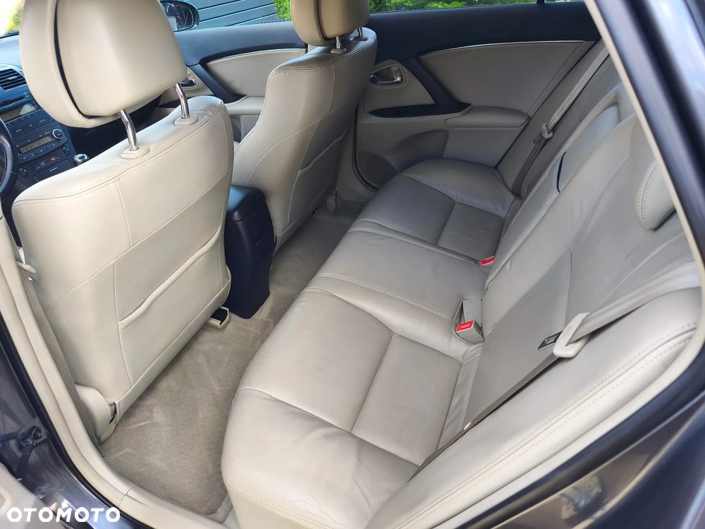Toyota Avensis 2.0 D-4D Premium - 5