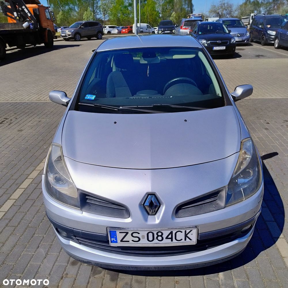 Renault Clio - 2
