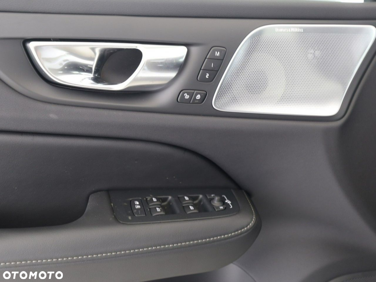 Volvo V60 Cross Country B5 B AWD Ultimate - 13