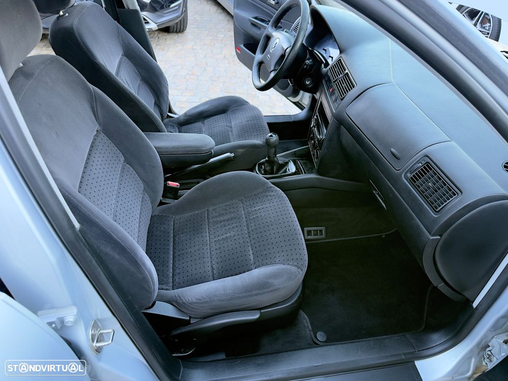 VW Golf Variant 1.9 TDi Confl AC - 46