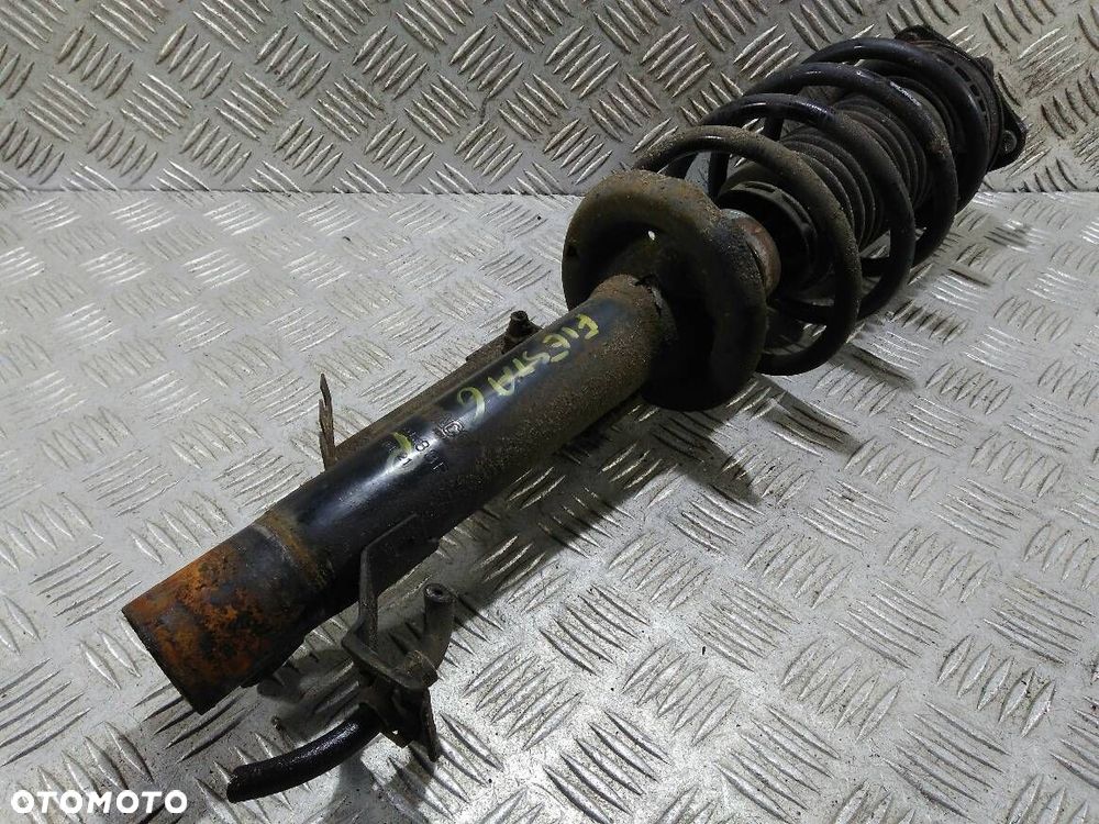 AMORTYZATOR PRAWY PRZEDNI SPRĘŻYNA FORD FIESTA MK6 - 2
