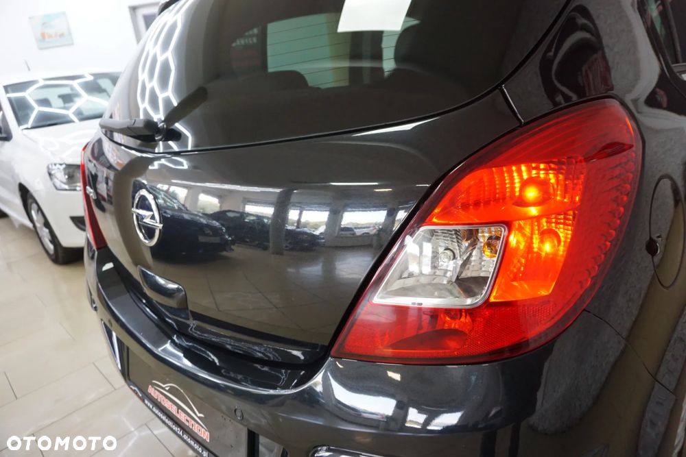 Opel Corsa 1.2 16V Cosmo - 16
