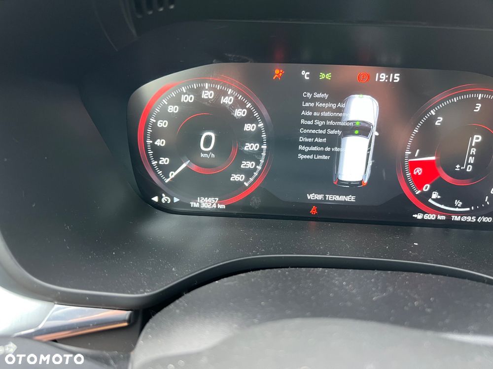 Volvo XC 60 D4 Momentum - 16