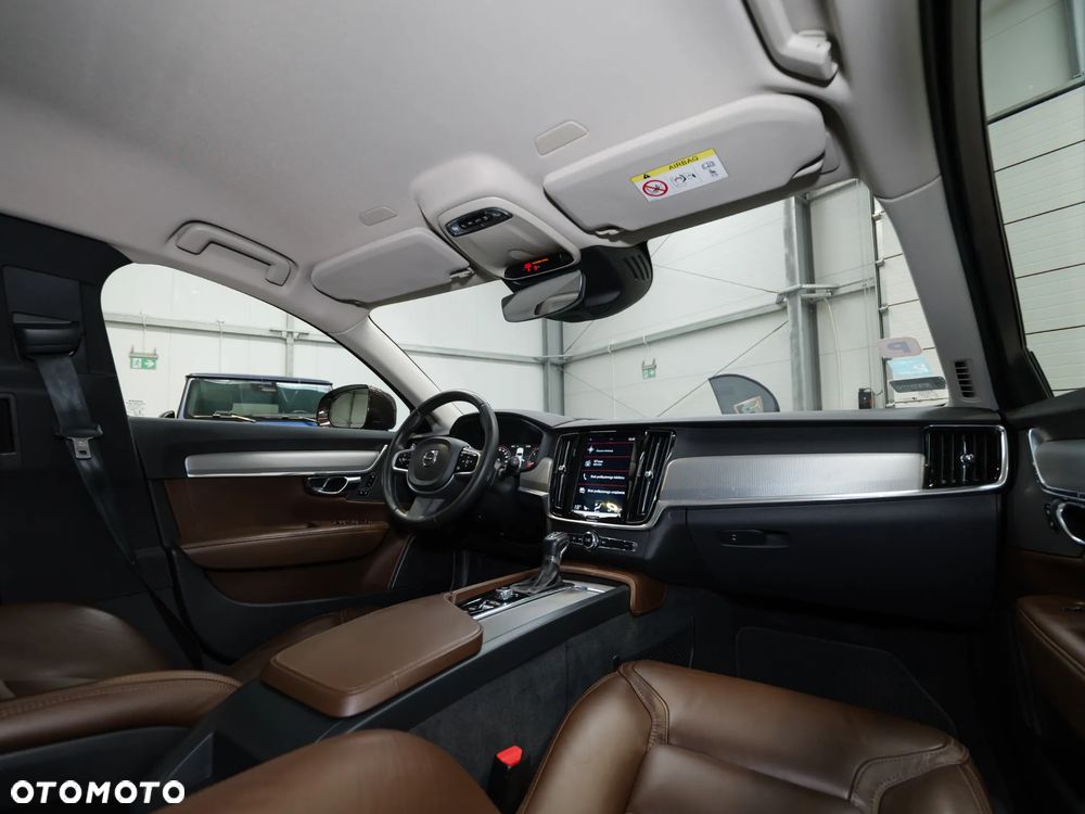 Volvo V90 Cross Country D4 AWD Pro - 22