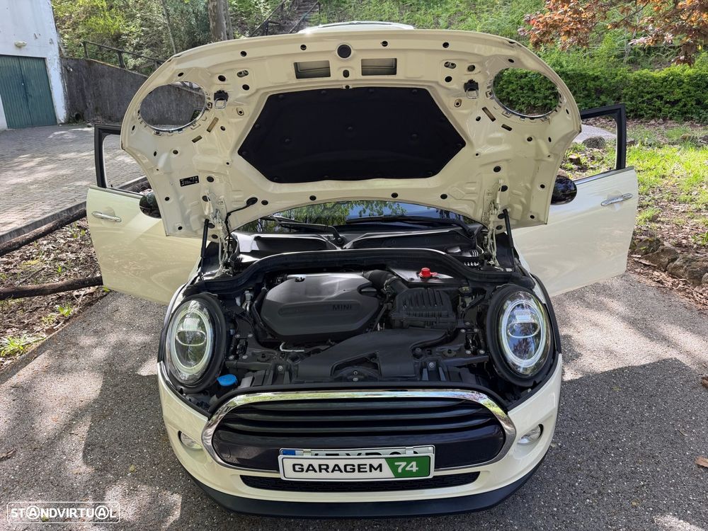 MINI 5 Portas Cooper D Auto - 11