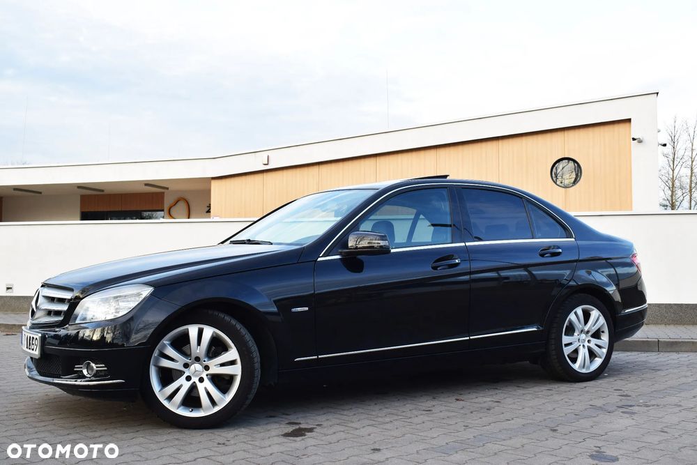 Mercedes-Benz Klasa C 180 T CGI Automatik BlueEFFICIENCY Avantgarde - 8