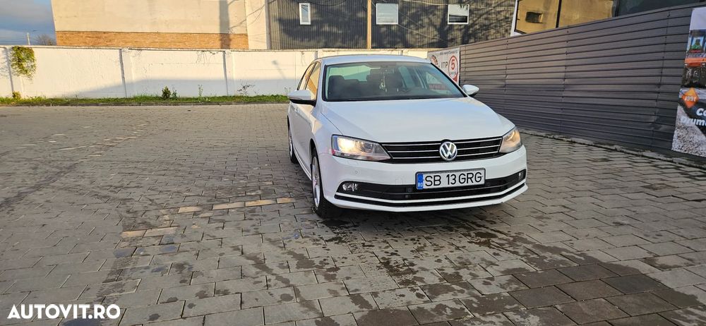 Volkswagen Jetta - 1