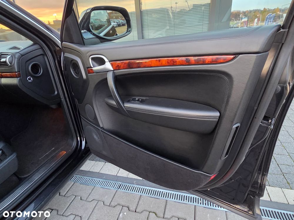 Porsche Cayenne - 36