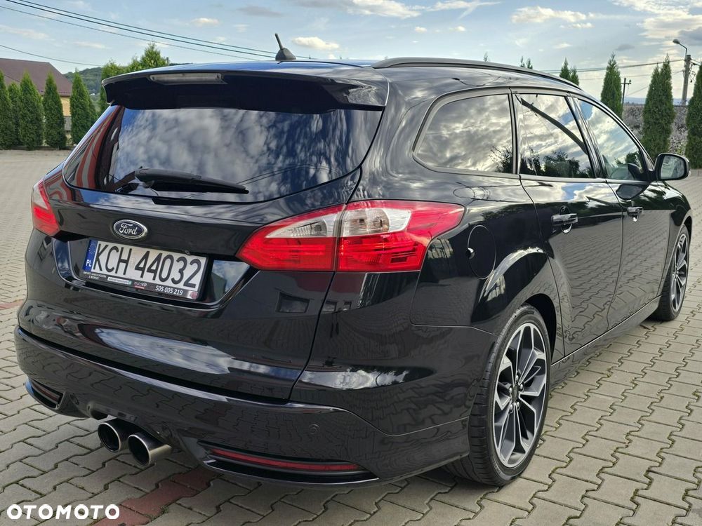 Ford Focus 2.0 EcoBoost ST mit Leder-Sport-Paket - 8