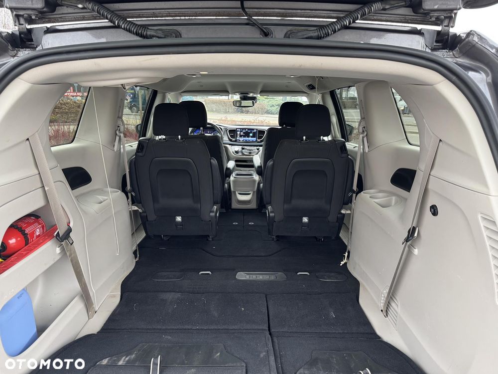 Chrysler Pacifica - 21