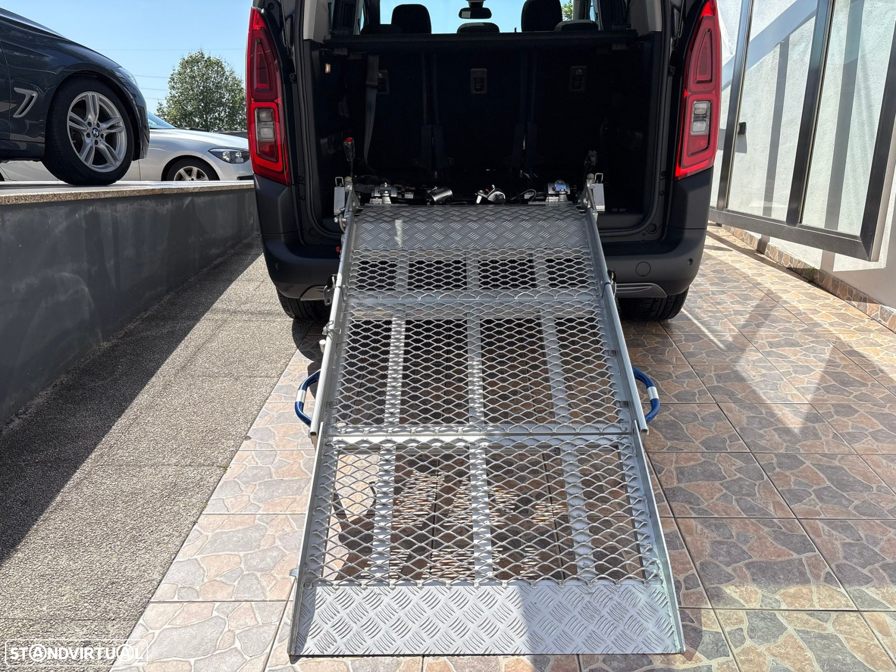 Citroën Berlingo 1.5 BlueHDi M Shine EAT8 Grip Control - 6