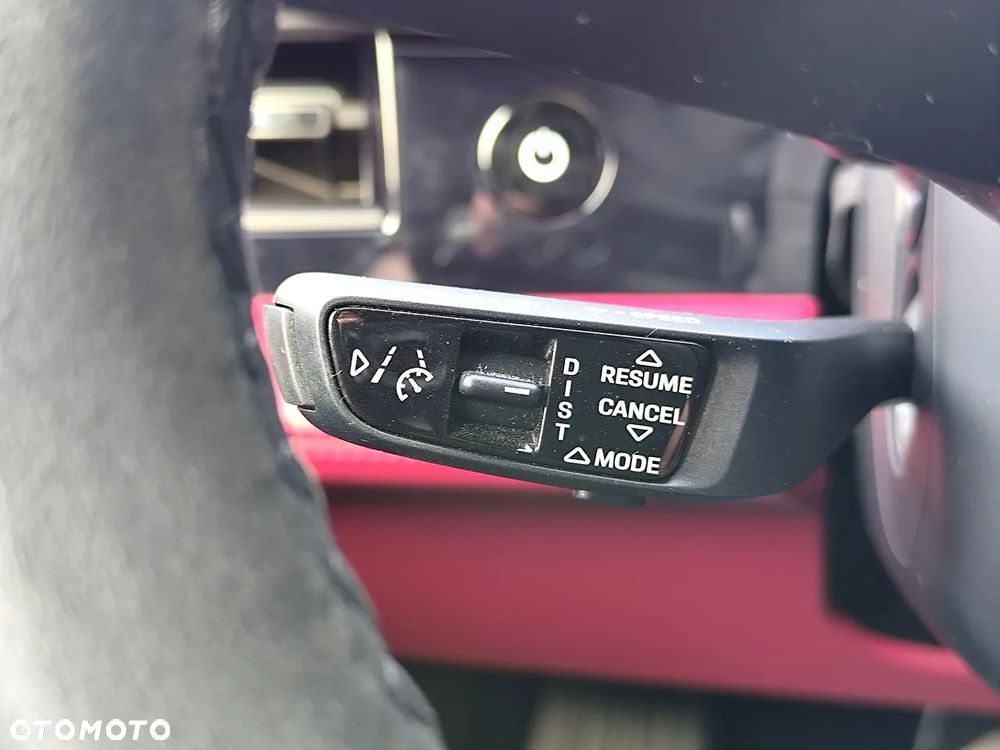 Porsche Taycan Turbo - 24